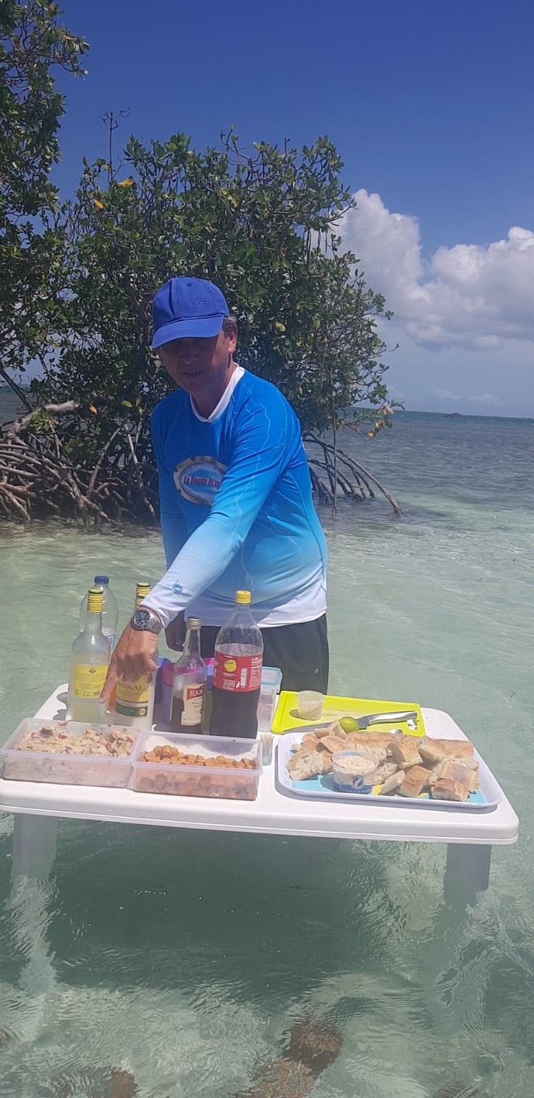 L'apéro les pieds dans l'eau